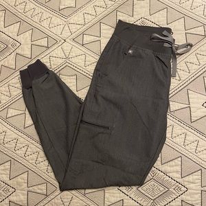 Figs Small Graphite Casma 3 Pocket Top and Zamora Jogger Pants